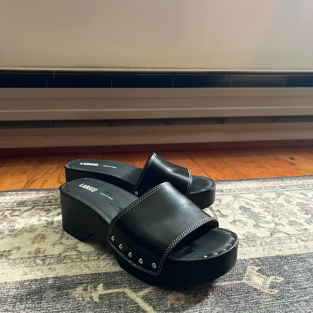 Black Labucq Nona Clogs - Picture 3 of 4